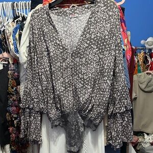 Floral V-Neck Ruffle Sleeve Top